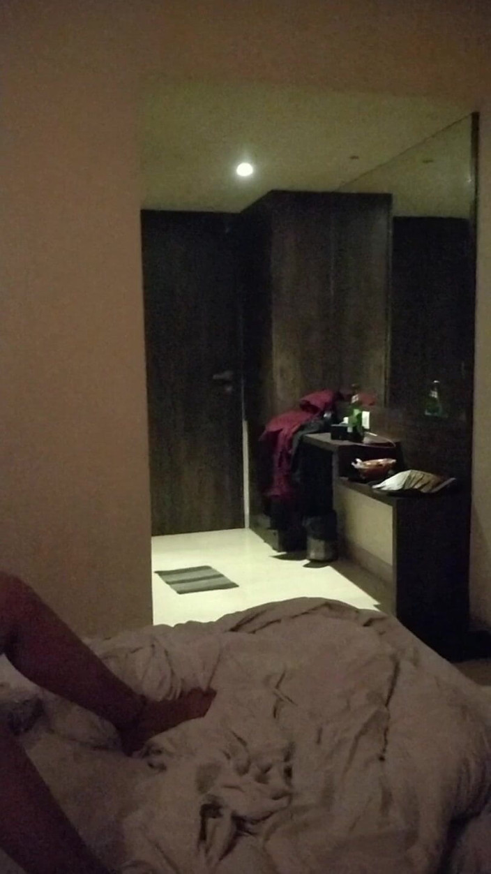 Trisha Hotness: Cam1_ scopa duro alla missionaria la sua figa