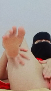 Arabska dziewczyna ręczna robota. Seksowne pozycje