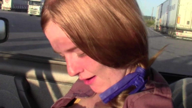 FinAdult Videos: Młoda naturalna autostopowiczka