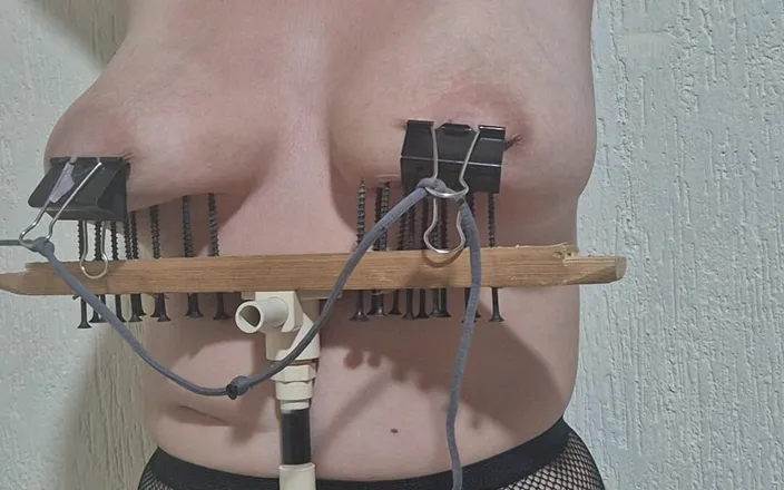 Submissive Susanna: Sharp Screws Under My Breasts