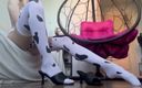 Holy Harlot: Giantess Show škádlení spodního prádla v sandálech