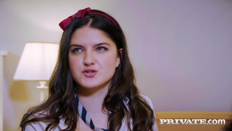 Private.com: Esperanza Del Horno w hardcorowym trójkącie z jej pierwszym DP