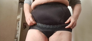 Mommy big hairy pussy: Těsná mini spodnička na MILF bez kalhotek