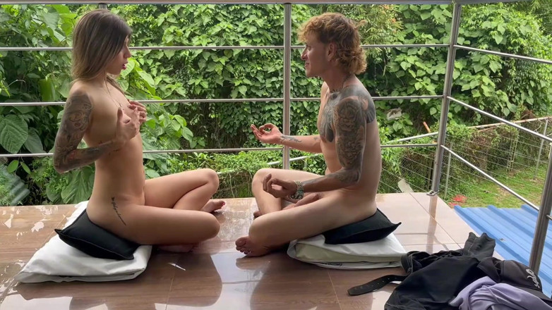 Molly Smith: Saya pikir guru yoga saya akan mengajari saya pose sampai...