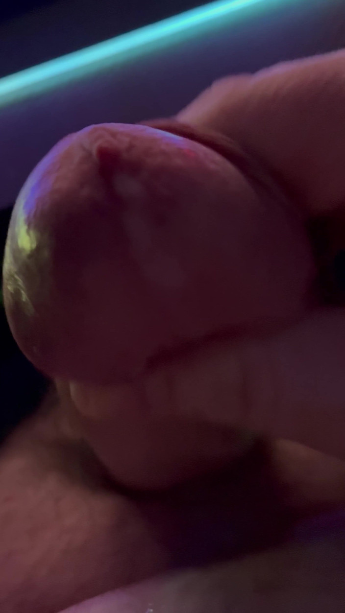 Respawn Daddy: Quick Cum Time While Jerking off