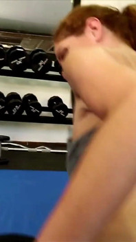 Spor salonunda oral seks