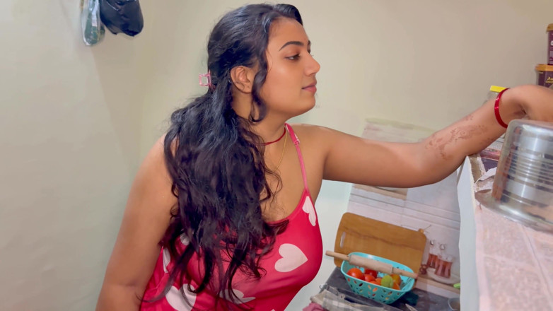 Hotty_ragini: Eu estou fodendo duro a esposa do meu melhor amigo...