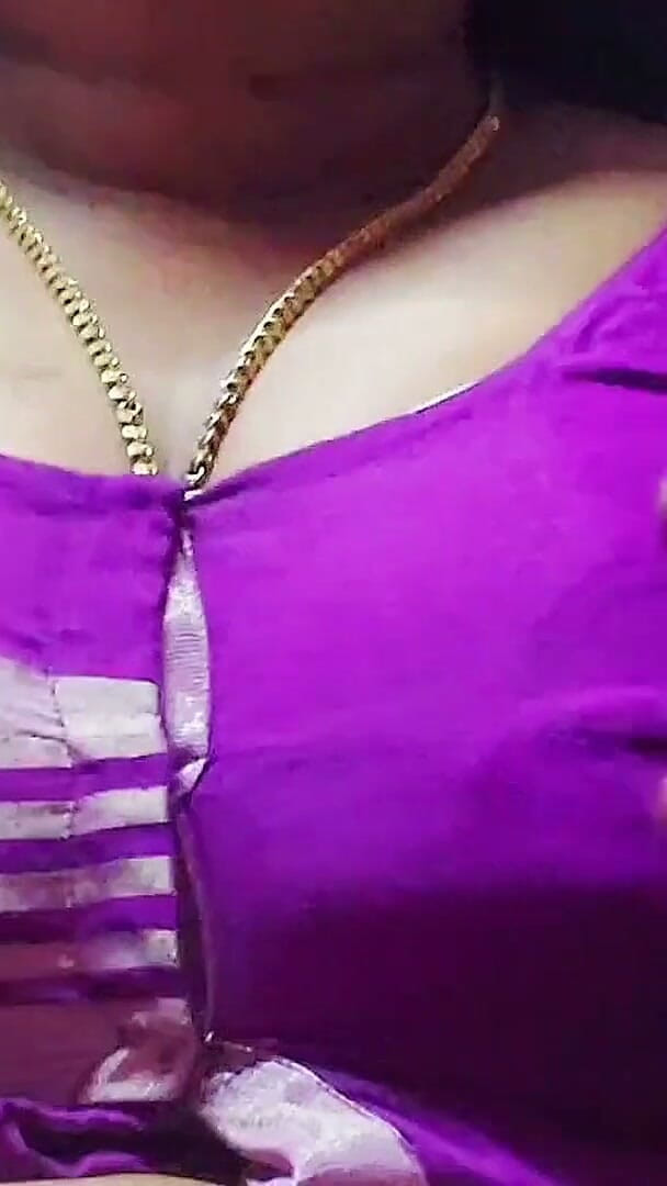 Desi Mohini: Bonita indiana sozinha em sexo privado em casa