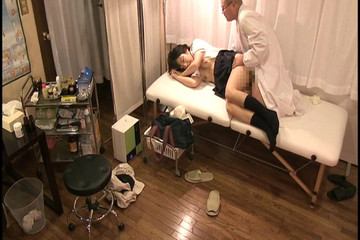 Strix: Doktorka Pracující na temnou urologické klinice v sticks obscénních aktech