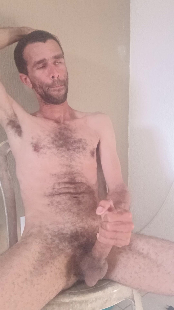 osmar1221: Komm, probier meinen harten penis in dir?