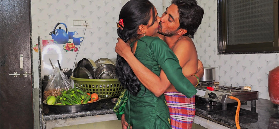 Kavend91: Mujhe Paise lekar Chudna Pada sesso audio hindi