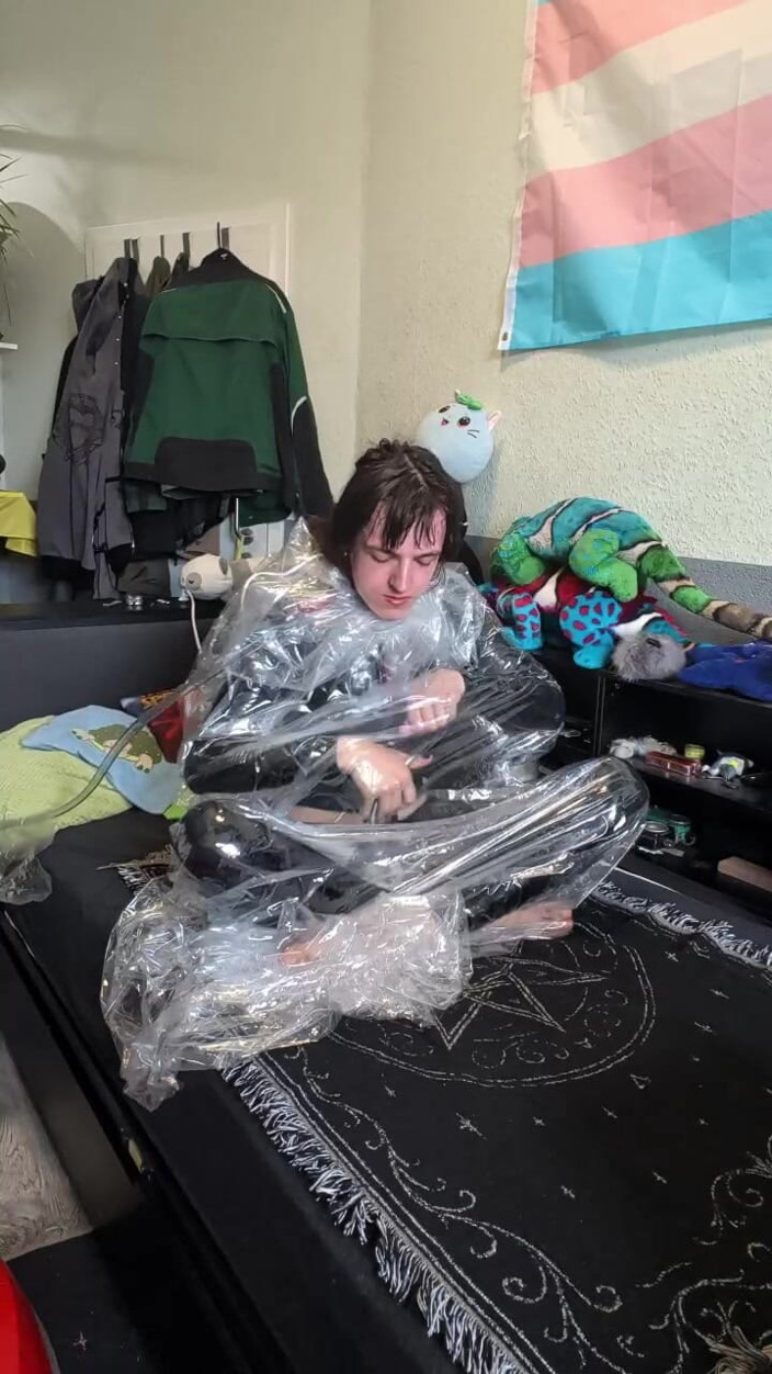 AJ_the_catgirl: Vacum Selfbondage Expirement