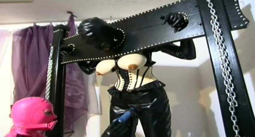 Absolute BDSM films - The original: Domination de gros seins dans le bondage