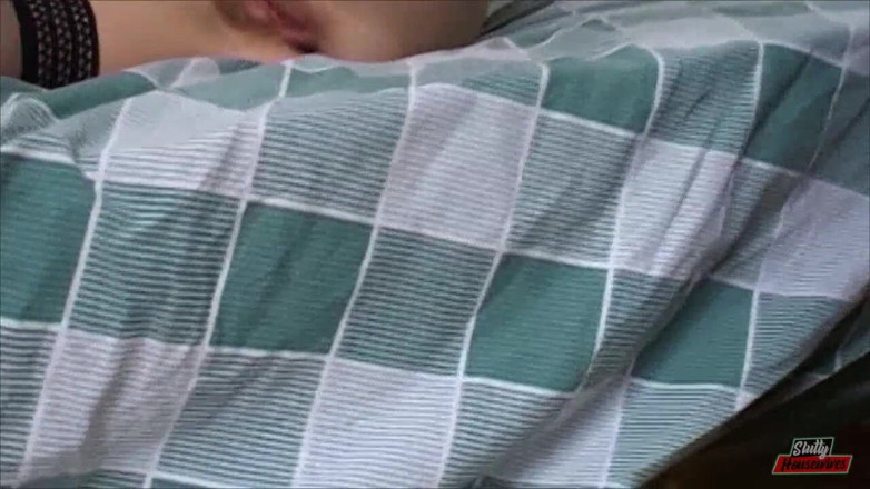 Vere Casalinghe Italia.: Redhead sucks two cocks in threesome and gets a warm...