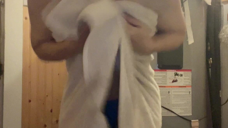 sweethanajapanese: Perfecte Hana Met Kleine Tieten Draagt Kleren Na Het Douchen...