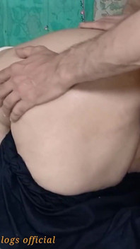 Velký zadek sexy macecha říká pěst šukání mé kundičky pak šukání anál a dát prst do mého indického velkého zadku a šukej mě zezadu