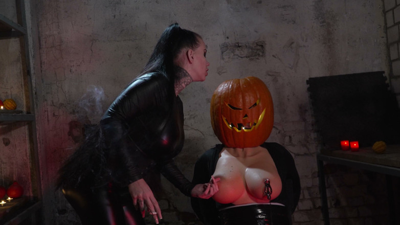 MissAlessaMilano: Halloween Nipple and Smoking Fetish
