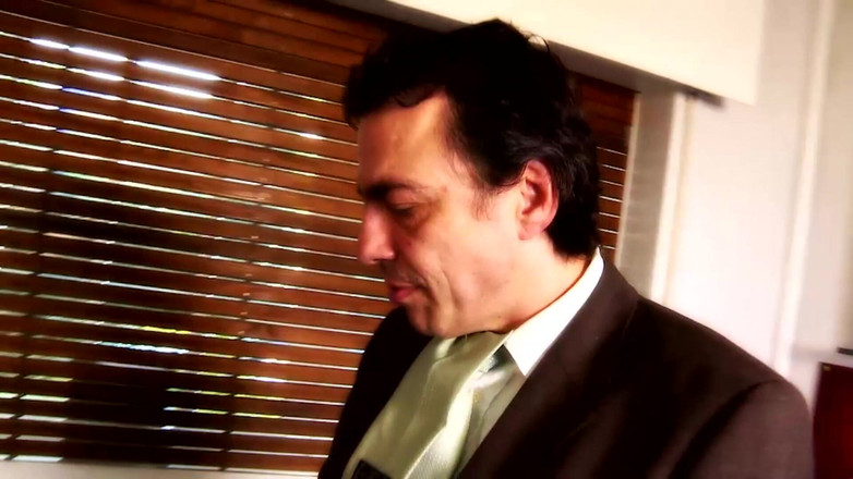 Muschi movie official: В бритую тинку грубо проникли в киску