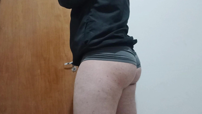 amateurbrazilian: Showing My Fat Ass in Shorts