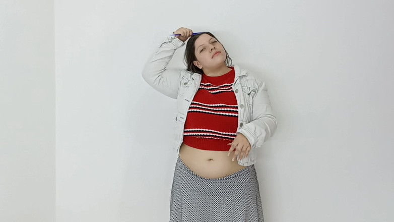 Alice H: Pieptene de păr și întindere