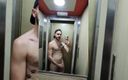 Xisco Freeman: Desnuda dentro del ascensor y masturbarse