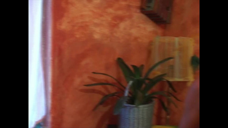 EroticPlanet XXX: Cewek sange rambut cokelat lagi asik fingering memeknya sendirian di...