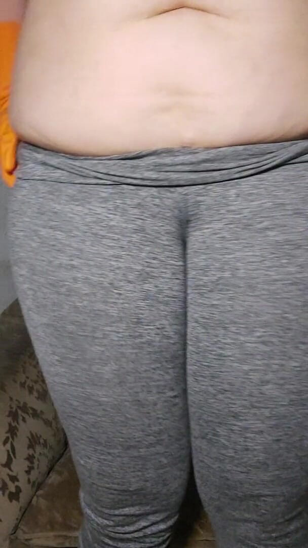 Aslaug BBW: Bbw guanti di gomma, calzini bianchi sporchi si masturba
