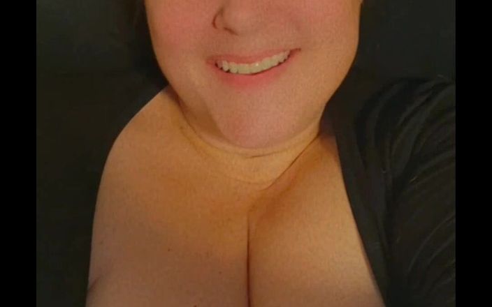 Play time with Bella Carina: मेरे सभी प्राकृतिक 42DDD स्तनों पर प्यार!