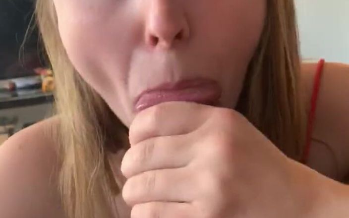 Sensual productions: Una teen appassionata si gode una grossa sborrata calda