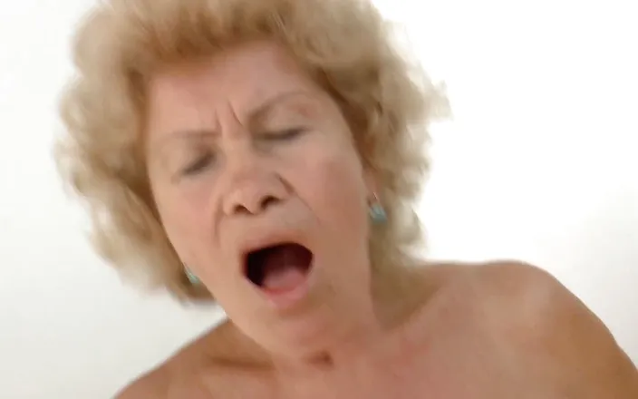 Mature Climax - 100% Mature Videos: Older woman pleasing younger dude