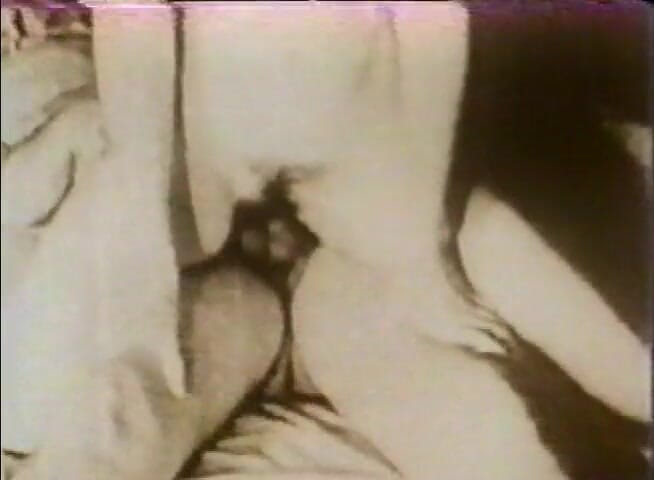 Alfacontent: Vintage sluts sharing dick in reverse gangbang action