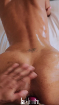 Yazzybaby Hotel Meet - BJ, naolejované, šukání creampie