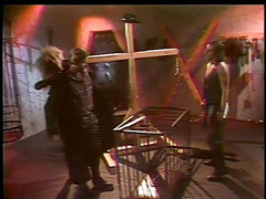 Dark Dungeon Secrets: Curvă excitată futută dur de doi tipi