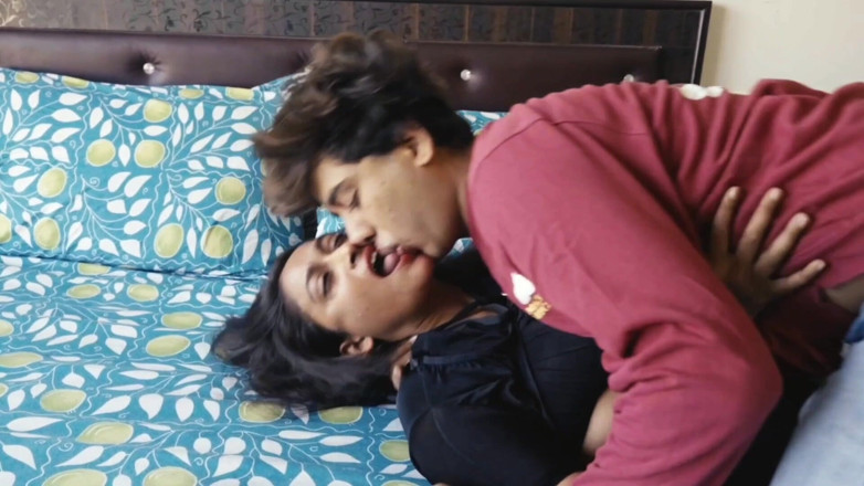 Dipavali khandagale b: Hot Teen Boy Fucking Her Beautifull Girlfrend After She Gets