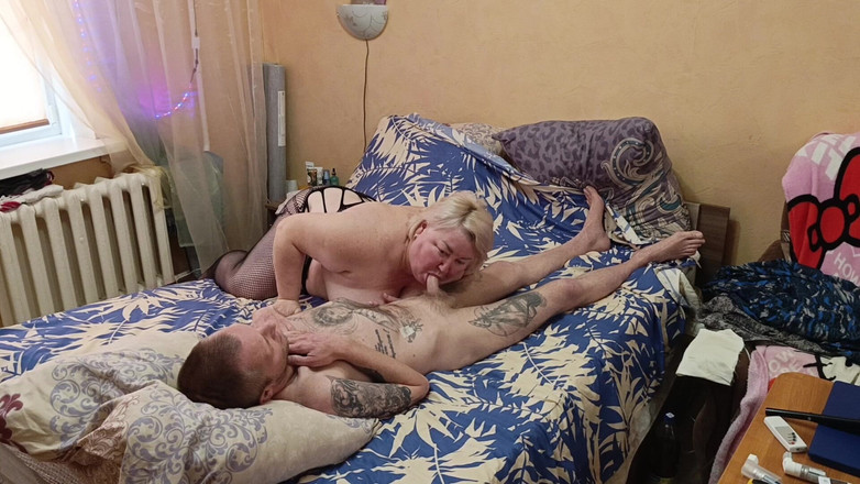 Zona901: Soacra îmi golește coaiele de spermă făcând muie și înghițind spermă