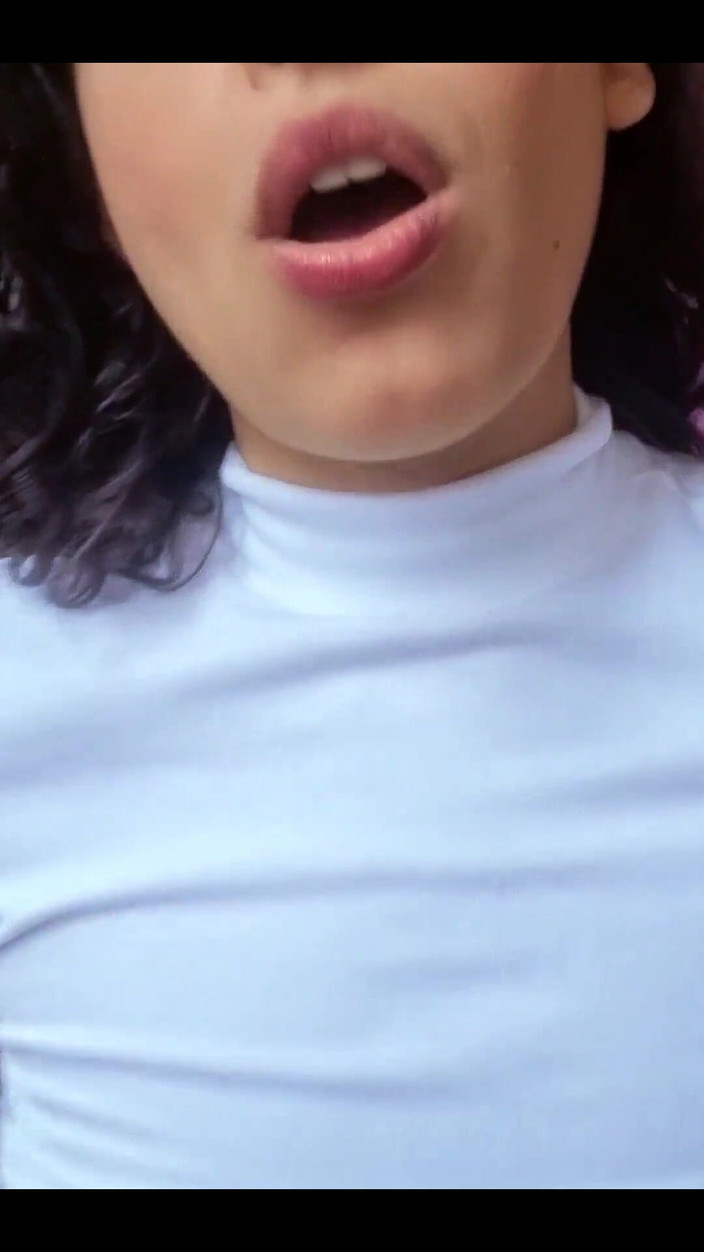 Espuleta Maia: Gorąca brazylijska brunetka z naturalnymi piersiami z prośbą o spust...