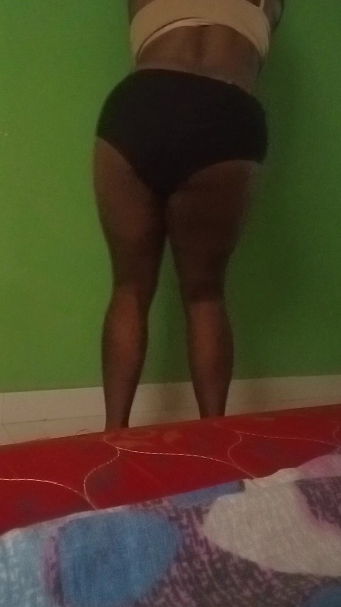 Malvika Mal: 火辣屁股饥渴视频独奏，诱惑，诱惑