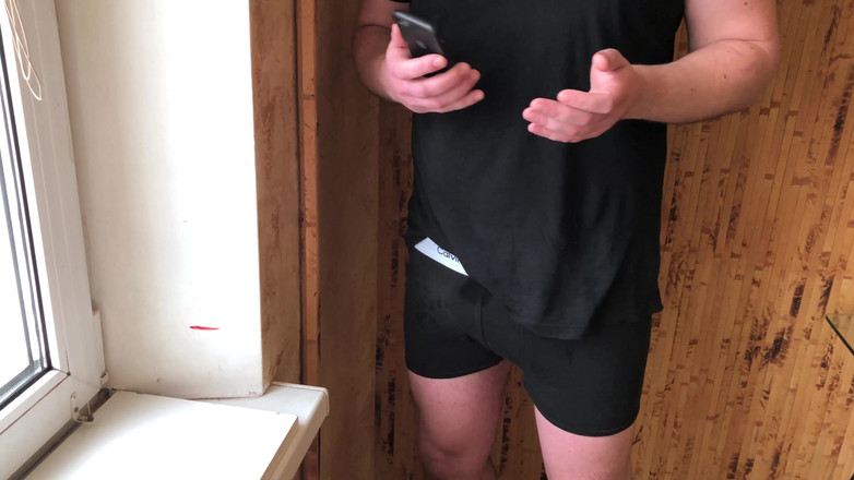 ArinaMills: La matrigna mi ha sorpreso a masturbarmi e mi ha...