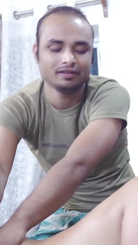 Desi Arrapata Bihari Bhabhi Vuole Massaggio Con Olio E Scopata Hardcore Dal Suo Servo (film Completo in Audio Hindi)