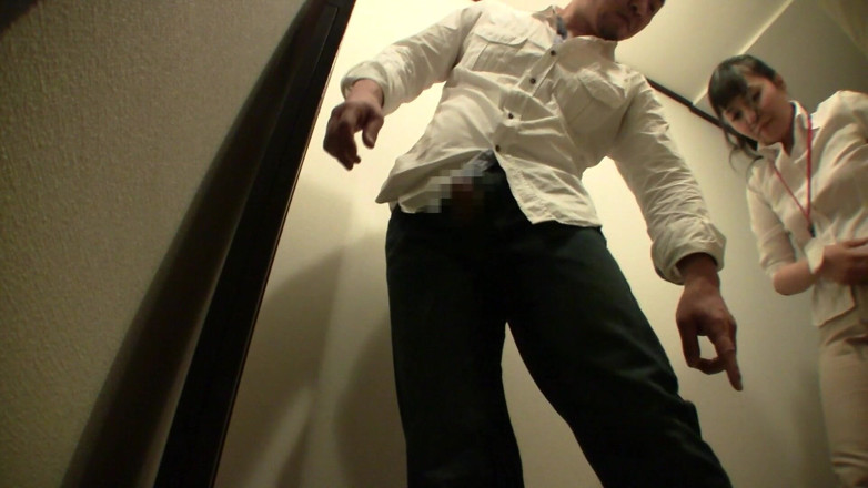 Raptor Inc: Beautiful Shopkeeper in the Fitting Room Extra Service. 2-2