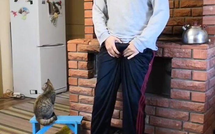 Wanker forever: Îmi masturbez pula în lemn lângă sobă