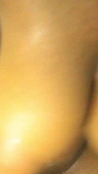 Piccola ragazza con tette sexy ama grande cazzo nero in qualsiasi momento ovunque