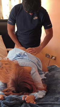 È Un Influencer Maturo Che Accetta Di Farlo per Soldi