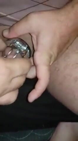 Sissy cumslut: Bir prens albert piercing nasıl