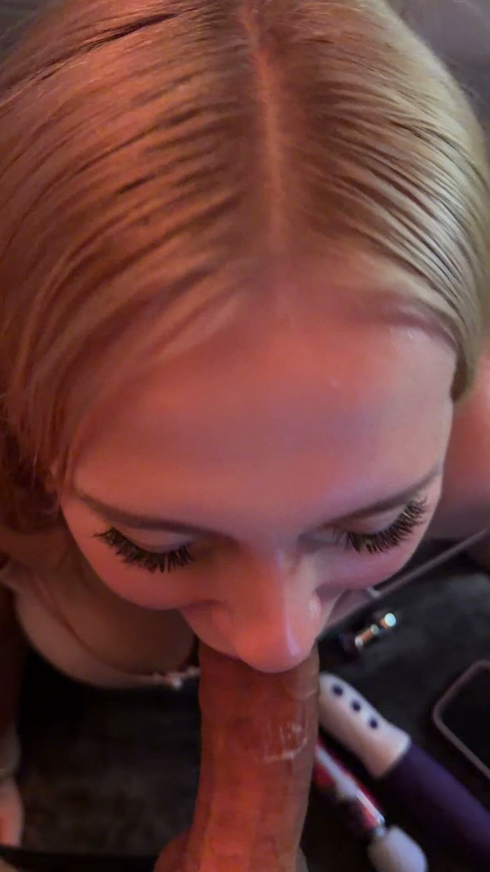 Candyxxxcrusher: Muie seducătoare cu blondă sexy