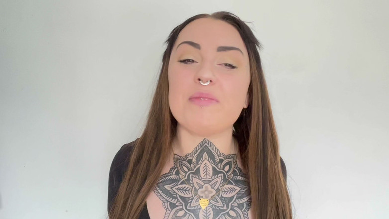 Miss Valentina: Mani muncrat di wajah dewimu joi