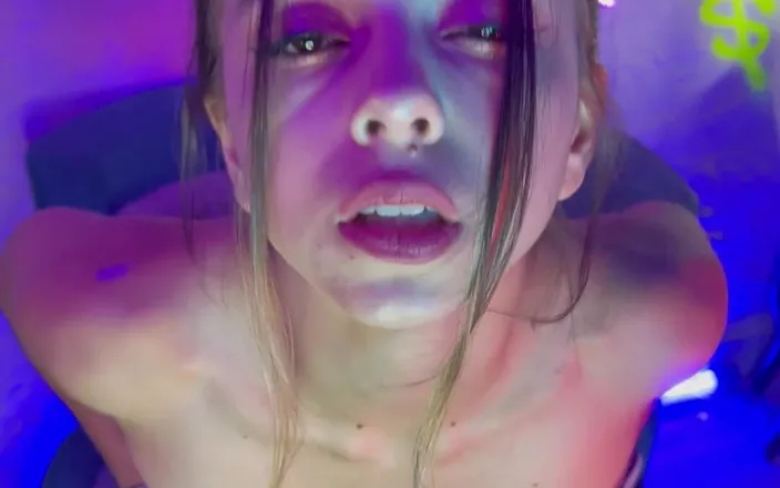 Victoria Smith TV: Ranní zlatíčko, doufám, že máte krásnou sobotu a skvělý víkend!