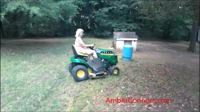 Amber Connors: Nude lawn mower