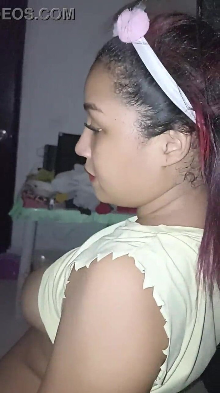 Pikaa6: 来自美国纽约的18岁黑发大下垂的奶子操她继兄弟的大鸡巴 第105部分