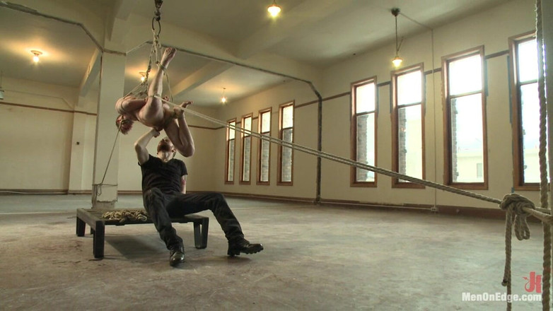 Men on Edge: Прямий чувак дорізався до крайності